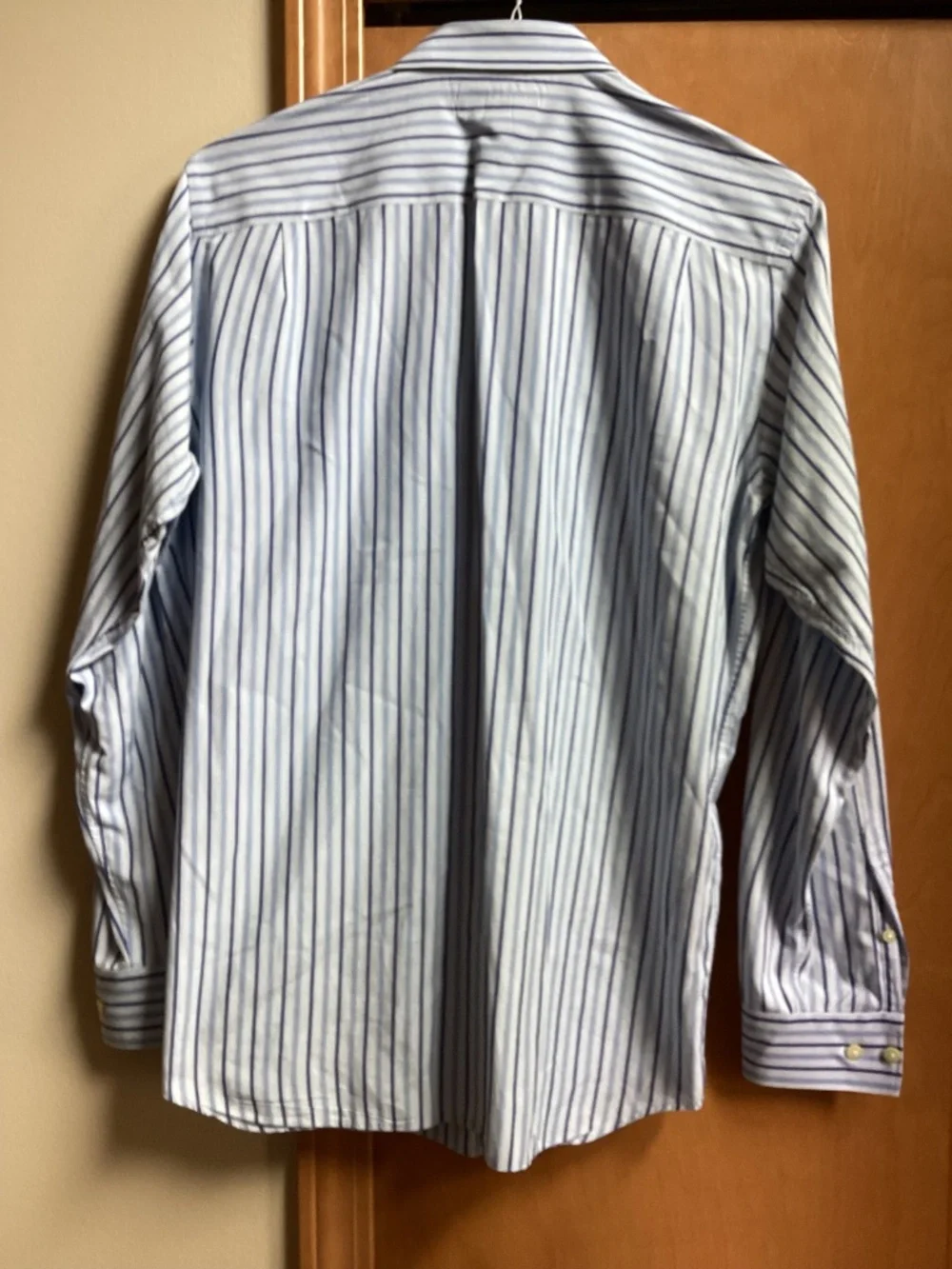 Banana Republic “Woven in Italy” men’s dress shirt 15-15.5 blue stripe
